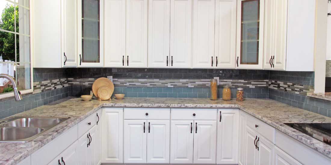 Gray Shaker Kitchen Cabinets With Engineered White Quartz Grey